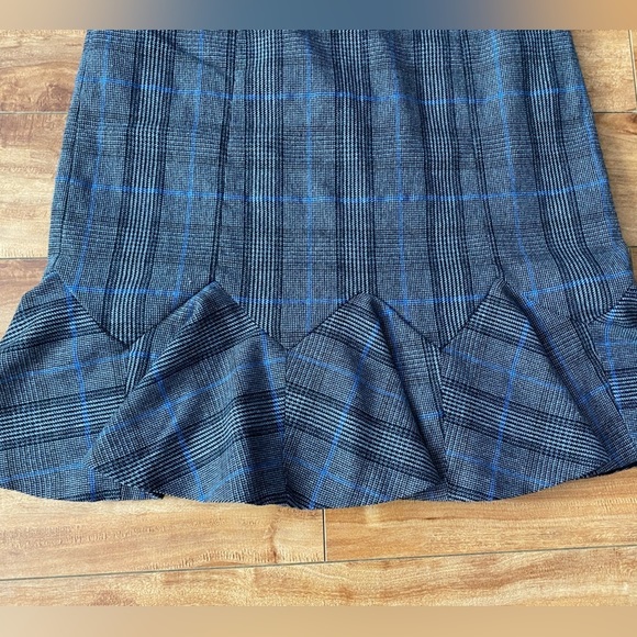 Banana Republic Grey Plaid Knee Length Ruffle Detail Women’s Size 4 Dress - Picture 10 of 12